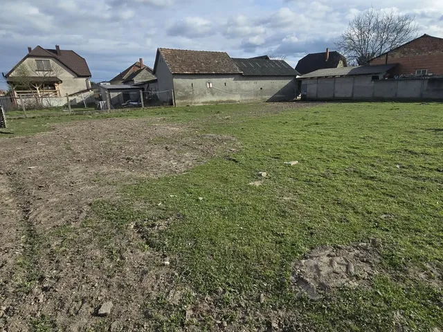 Eladó telek Halászi 707 nm