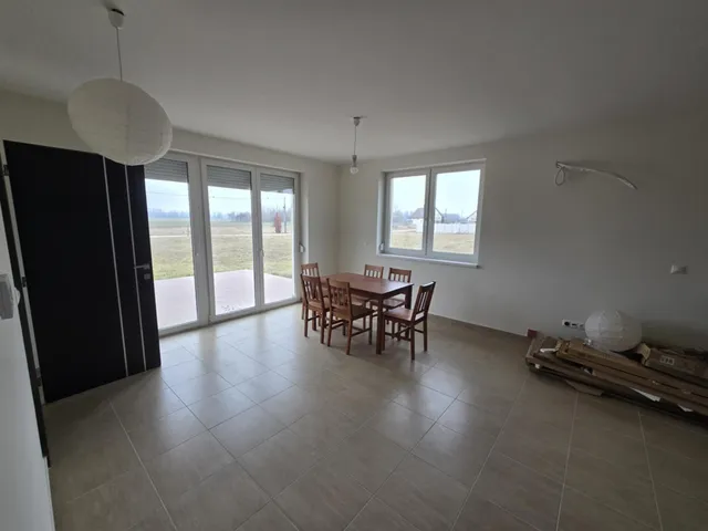 Eladó ház Feketeerdő 150 nm