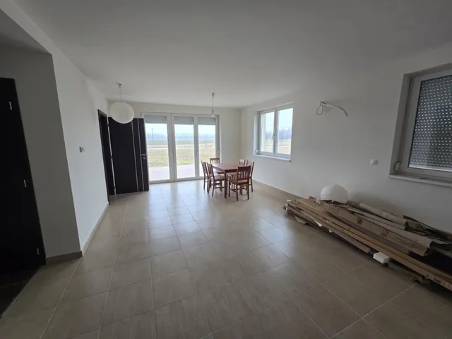 Eladó ház Feketeerdő 150 nm