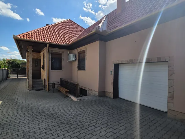 Eladó ház Mosonmagyaróvár, Dunapart 114 nm