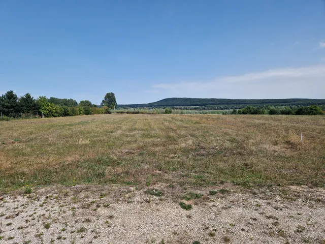 Eladó telek Bánd 1710 nm