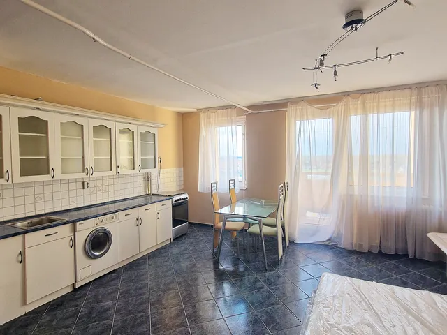 Eladó lakás Pápa 68 nm