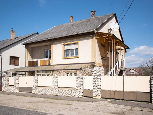 Eladó ház Miskolc, Szirma 240 nm