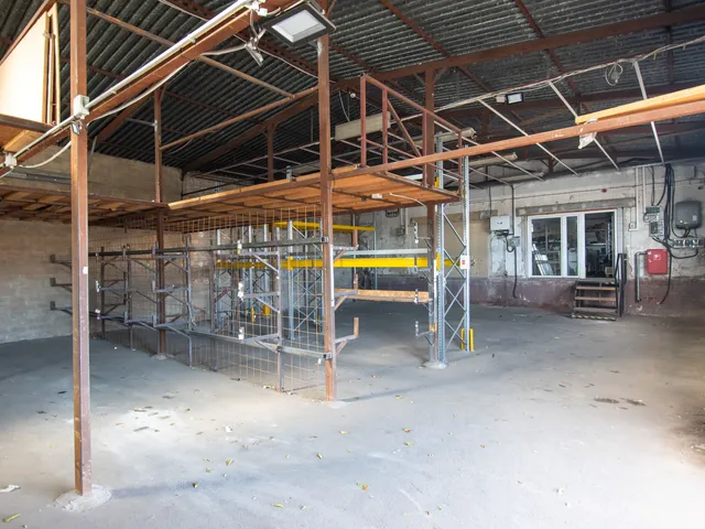 Kiadó kereskedelmi és ipari ingatlan Miskolc, Zsolcai kapu, Vágóhíd 180 nm