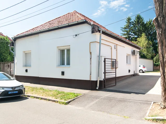 Kiadó kereskedelmi és ipari ingatlan Miskolc, Belváros 40 nm