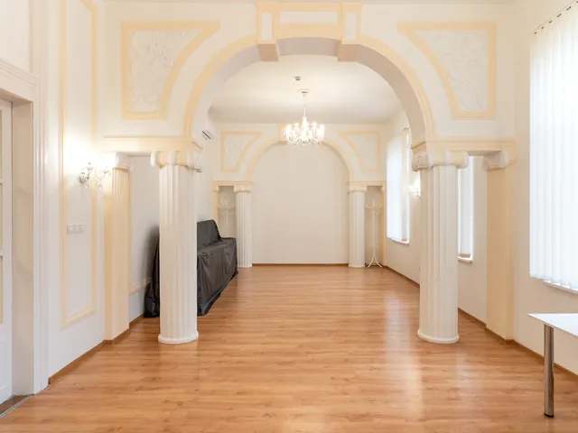 Kiadó kereskedelmi és ipari ingatlan Miskolc, Zsolcai kapu, 0 58 nm