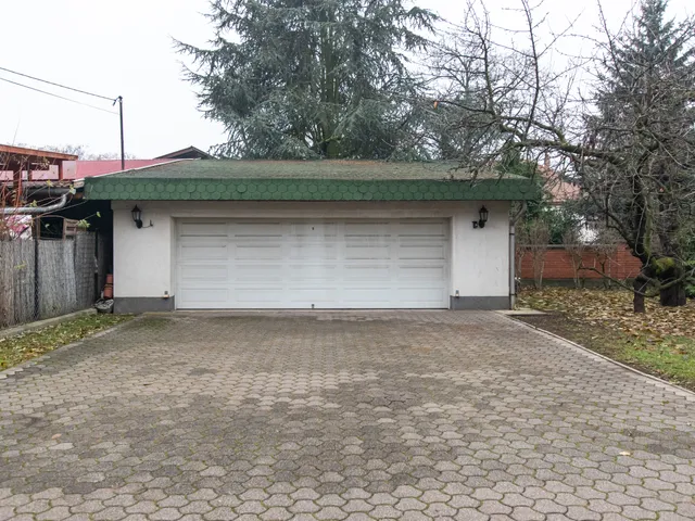 Kiadó garázs Miskolc, Belváros 10 nm