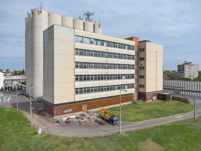 Kiadó kereskedelmi és ipari ingatlan Miskolc, Belváros, Zsolcai kapu 3000 nm