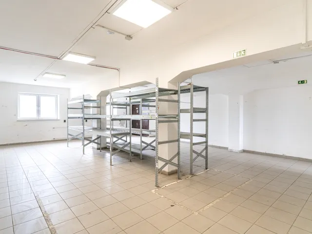 Kiadó kereskedelmi és ipari ingatlan Miskolc, Zsolcai kapu, Vágóhíd 130 nm