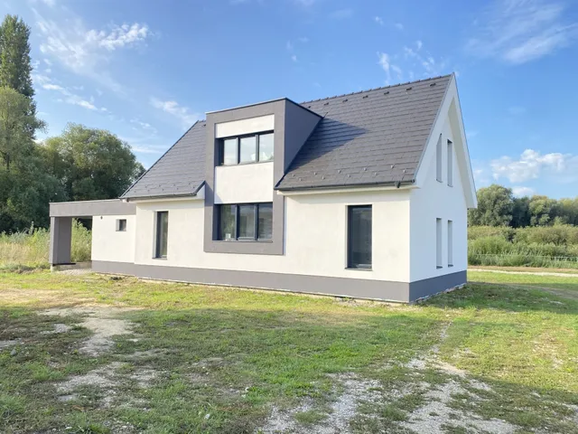 Eladó ház Vonyarcvashegy 181 nm