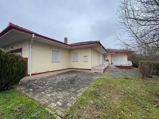Eladó ház Tilaj 350 nm