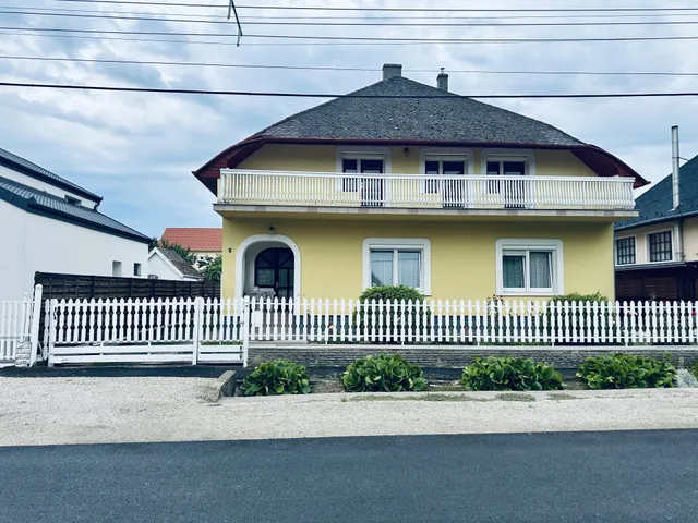 Eladó ház Keszthely 260 nm