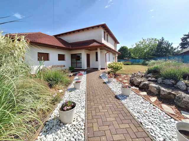 Eladó ház Cserszegtomaj 180 nm