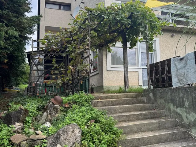 Eladó ház Vonyarcvashegy 230 nm