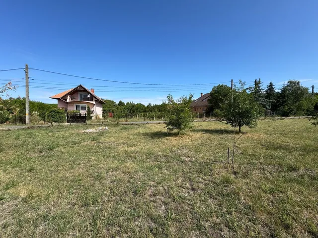 Eladó telek Gyenesdiás 1654 nm