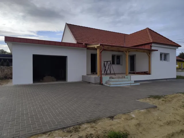 Eladó ház Karmacs 75 nm