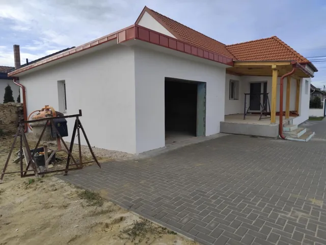 Eladó ház Karmacs 75 nm