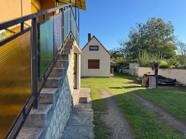Eladó ház Lesenceistvánd 145 nm