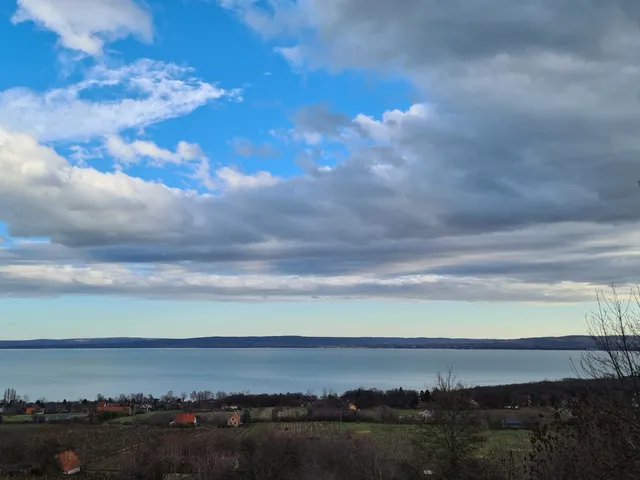 Eladó telek Balatonszepezd 13778 nm