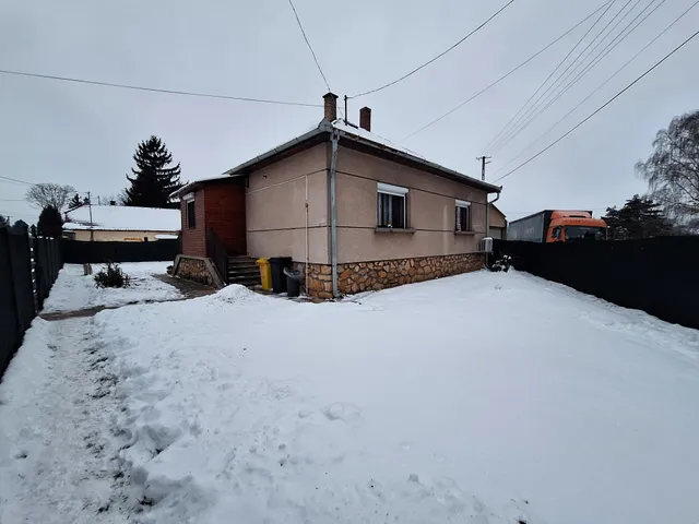 Eladó ház Devecser 77 nm