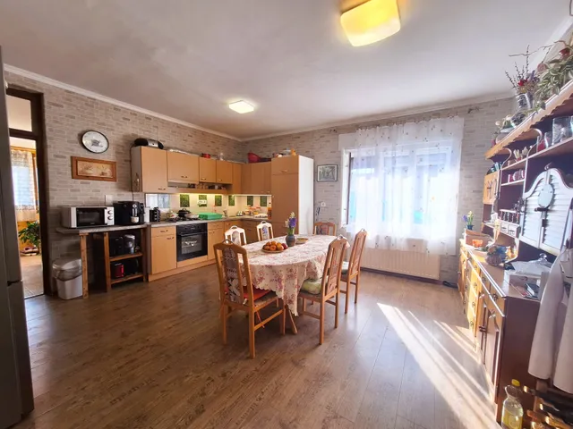 Eladó ház Devecser 77 nm