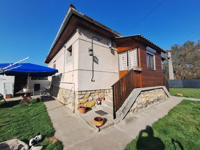 Eladó ház Devecser 77 nm