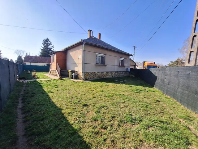 Eladó ház Devecser 77 nm