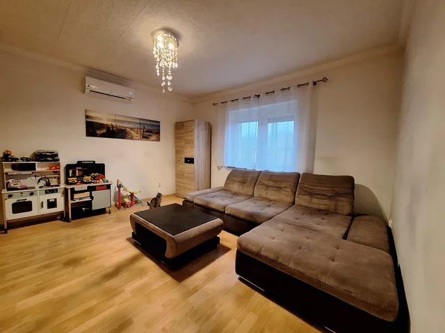 Eladó ház Tüskevár 104 nm