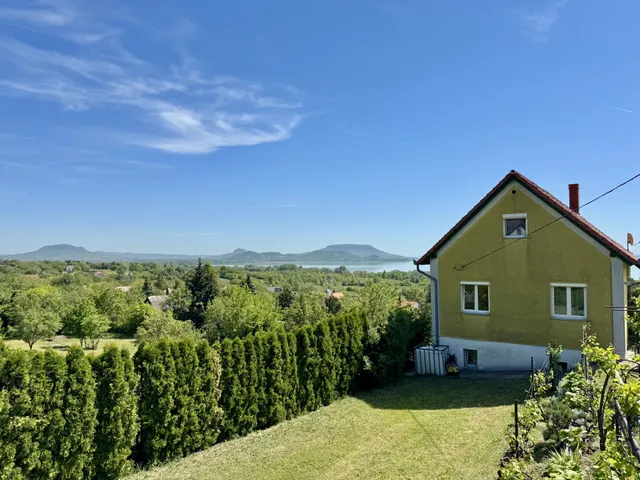 Eladó nyaraló Balatongyörök 120 nm