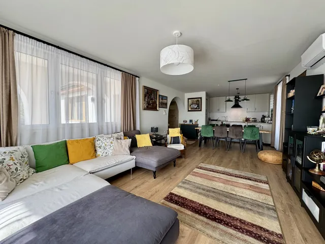 Eladó ház Vonyarcvashegy 250 nm