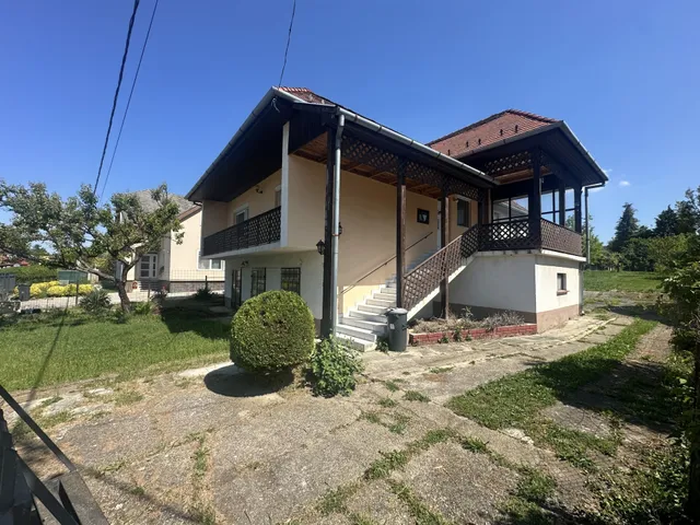 Eladó ház Gyenesdiás 180 nm