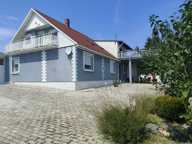 Eladó ház Cserszegtomaj 240 nm