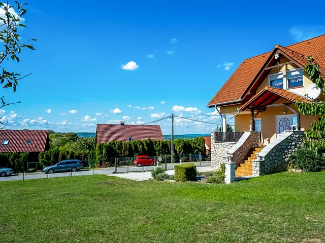 Eladó ház Rezi 205 nm