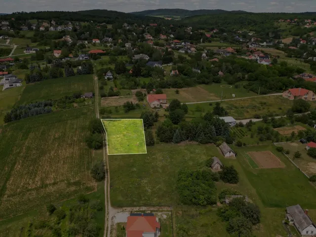 Eladó telek Cserszegtomaj 1523 nm