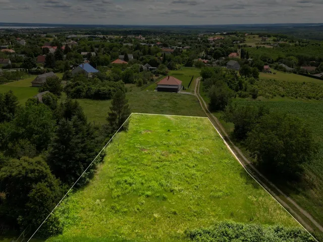 Eladó telek Cserszegtomaj 1523 nm