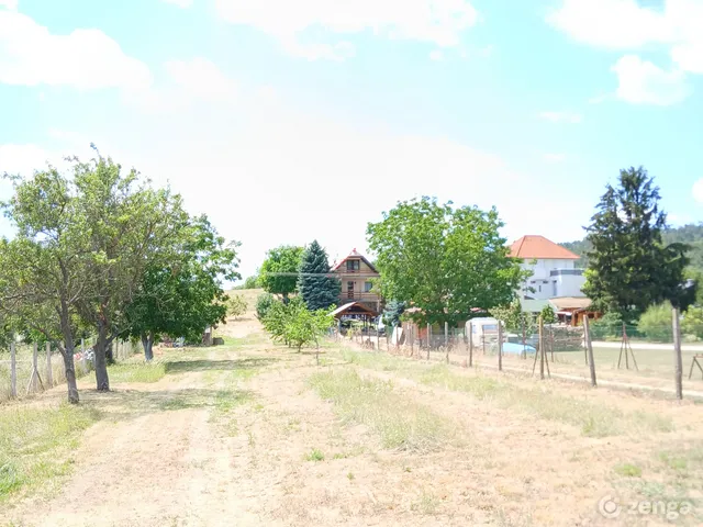 Eladó telek Balatongyörök 2500 nm