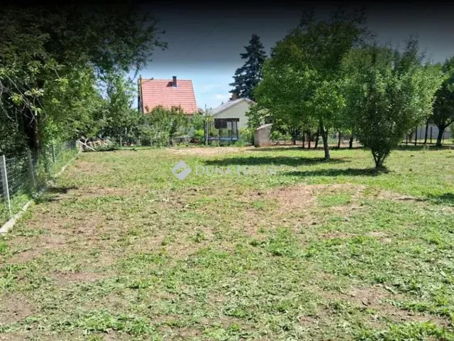Eladó telek Budakalász 974 nm