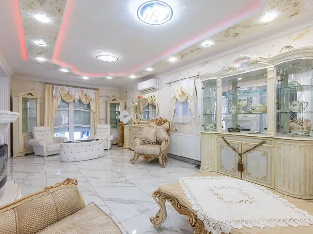 Eladó ház Budakalász 300 nm