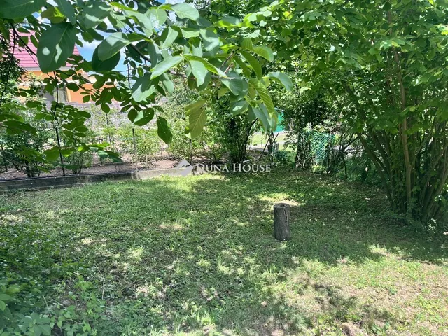 Eladó telek Budakalász, Gerinc utca 1372 nm