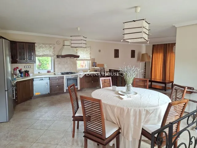 Kiadó ház Budakalász 143 nm
