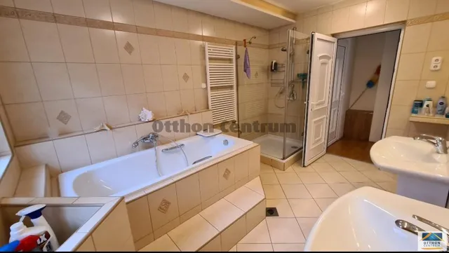 Eladó ház Budapest II. kerület, Budaliget 160 nm