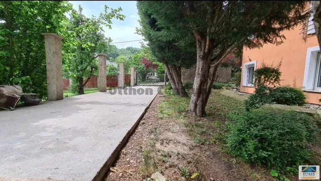 Eladó ház Budapest II. kerület, Budaliget 160 nm