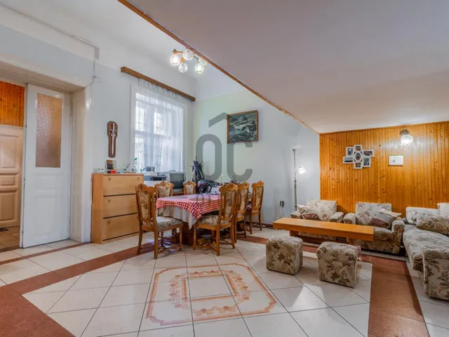 Eladó lakás Budapest VI. kerület 128 nm