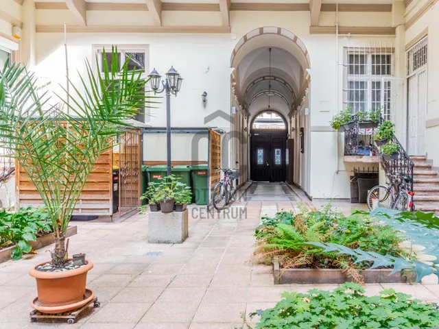 Eladó lakás Budapest VI. kerület 128 nm