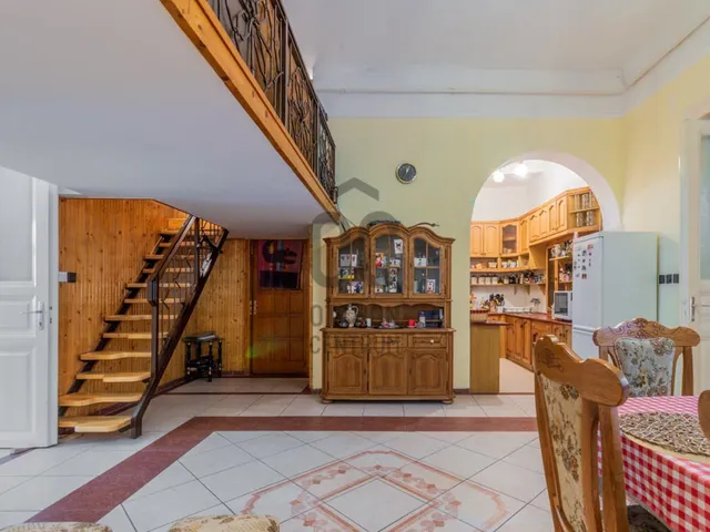 Eladó lakás Budapest VI. kerület 128 nm