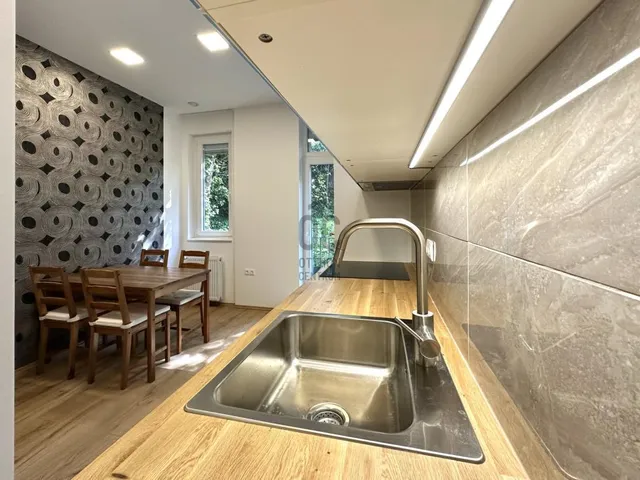 Eladó lakás Budapest I. kerület 94 nm