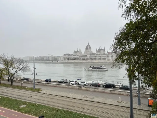 Eladó lakás Budapest I. kerület 112 nm