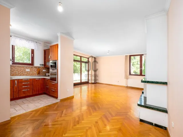 Eladó ház Budapest II. kerület, Zöldmál 179 nm