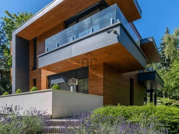 Eladó ház Budapest II. kerület, Petneházyrét 440 nm