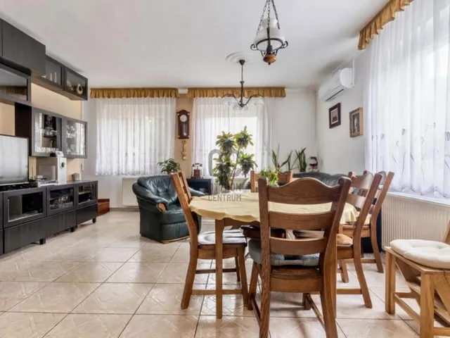 Eladó ház Budapest XI. kerület, Őrmező 140 nm